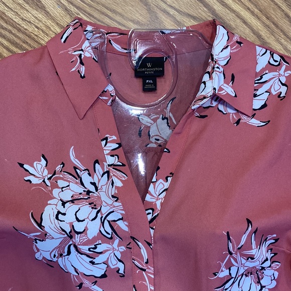 Button down - Picture 3 of 3